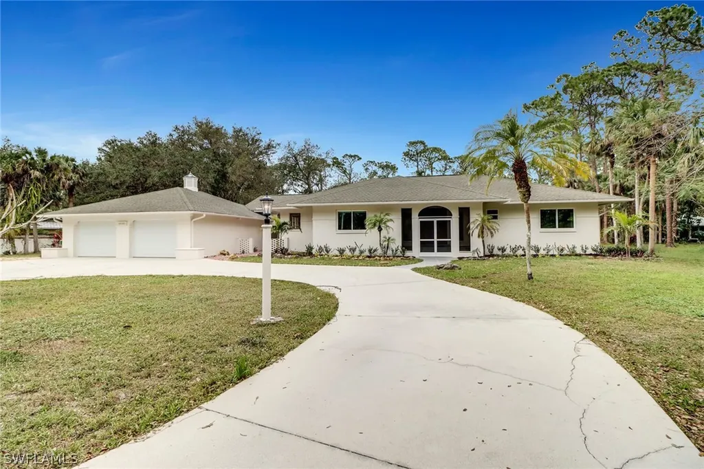 5015 Green Boulevard Naples FL 34116