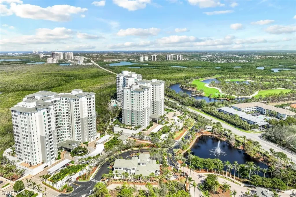 Naples FL, 285 Grande Way, Unit 402