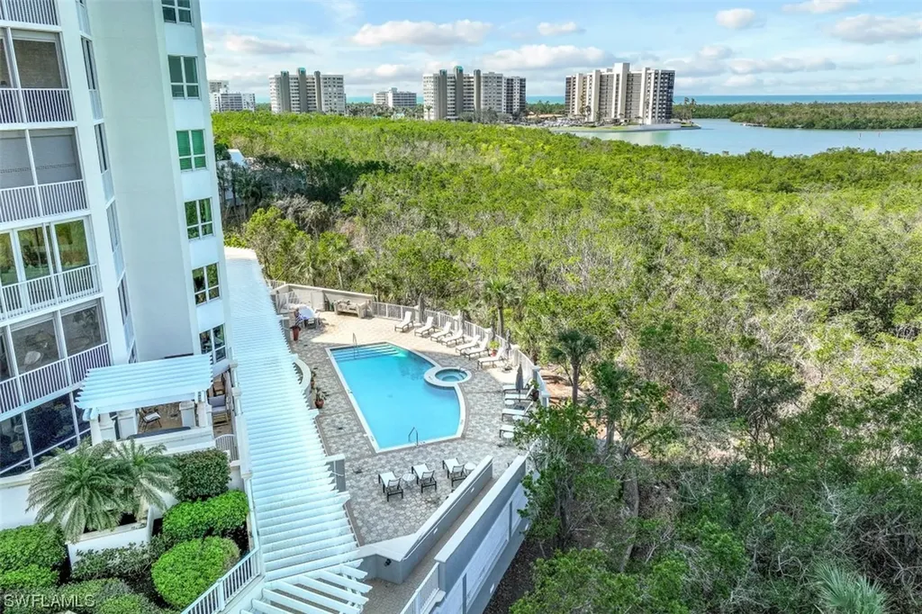 285 Grande Way Naples FL 34110