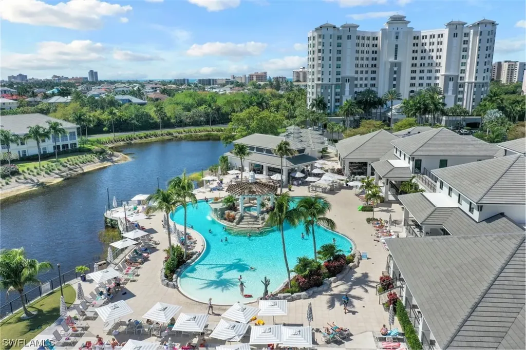 285 Grande Way Naples FL 34110