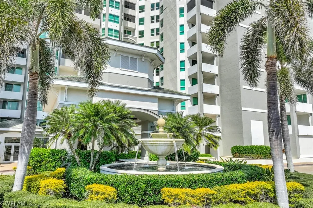 285 Grande Way Naples FL 34110