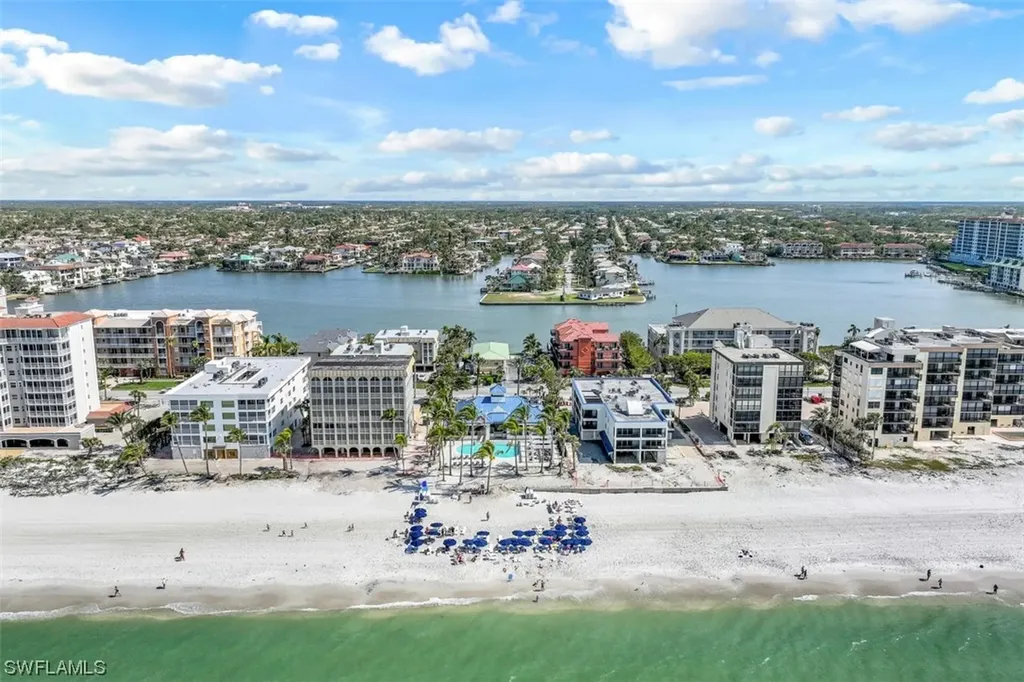285 Grande Way Naples FL 34110