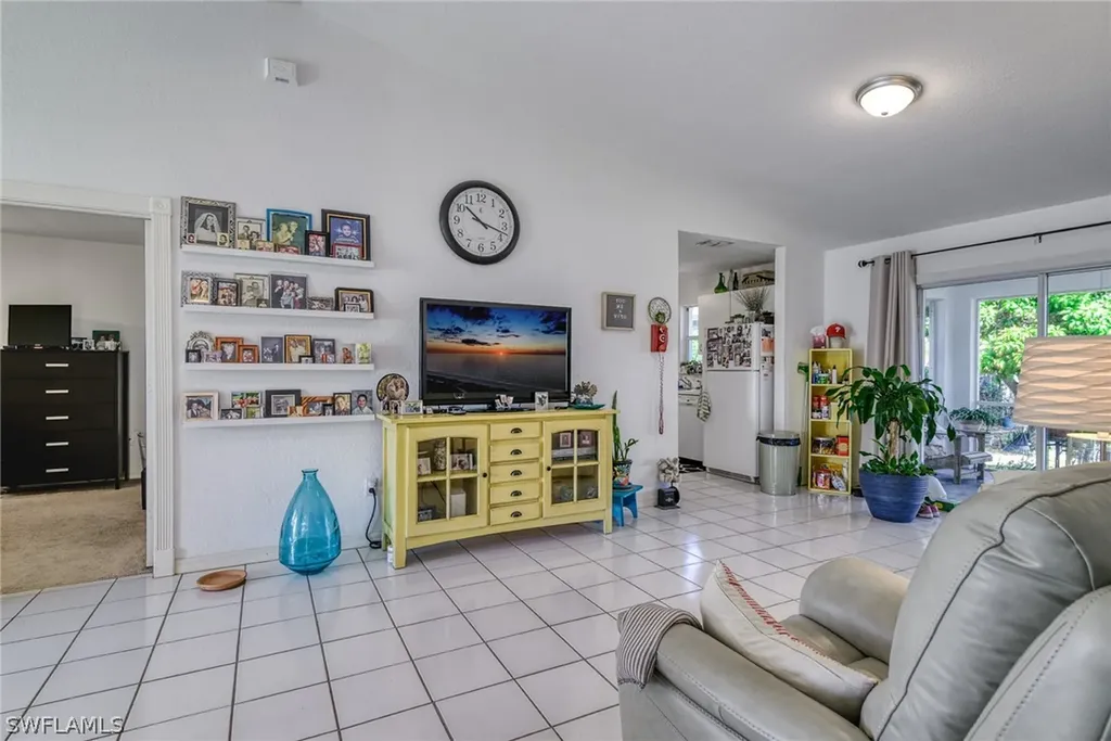 787 108th Avenue Naples FL 34108