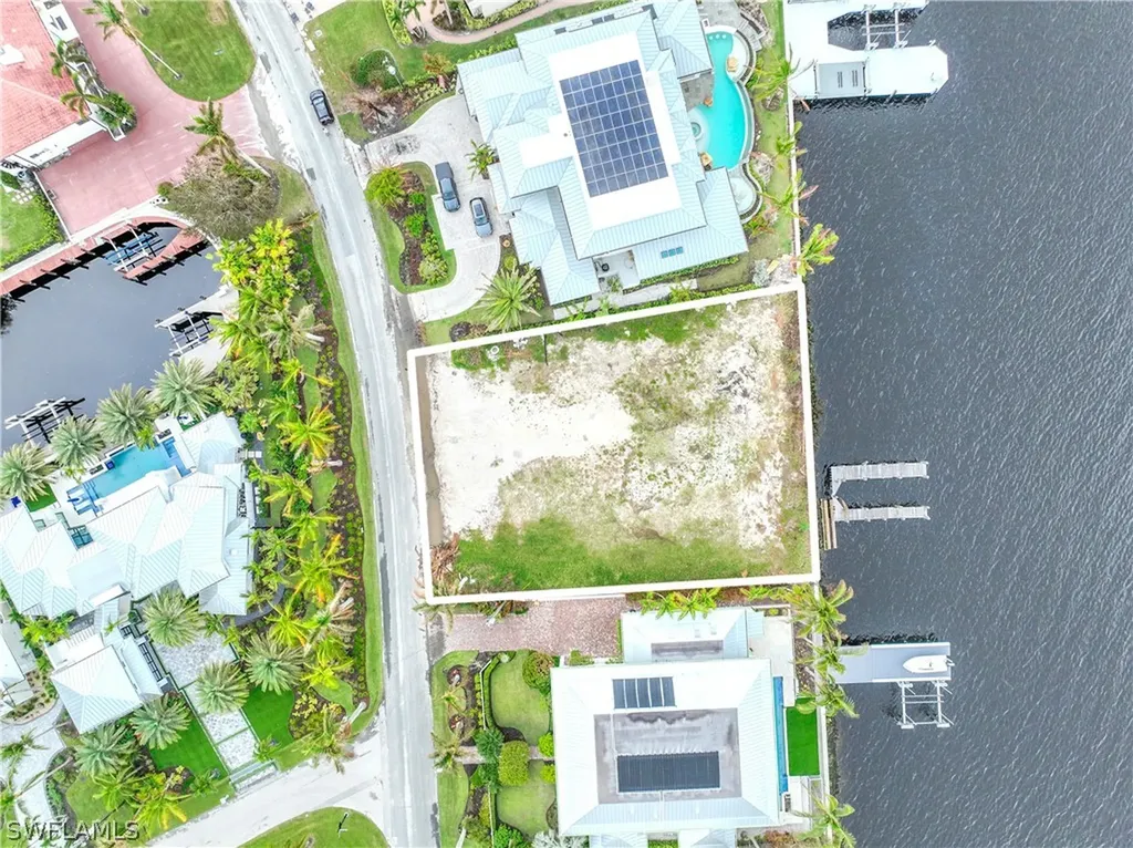 2188 Kingfish Road Naples FL 34102
