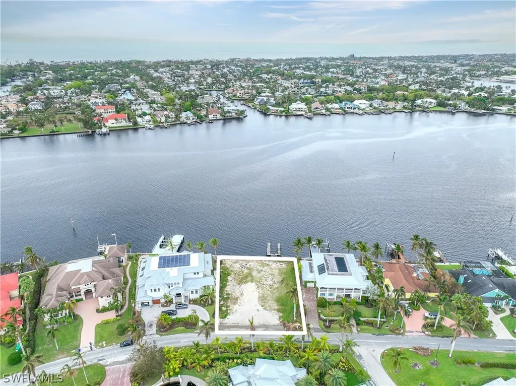 2188 Kingfish Road Naples FL 34102