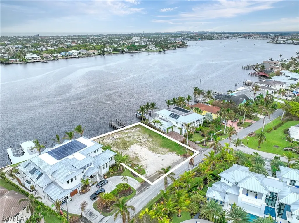 2188 Kingfish Road Naples FL 34102