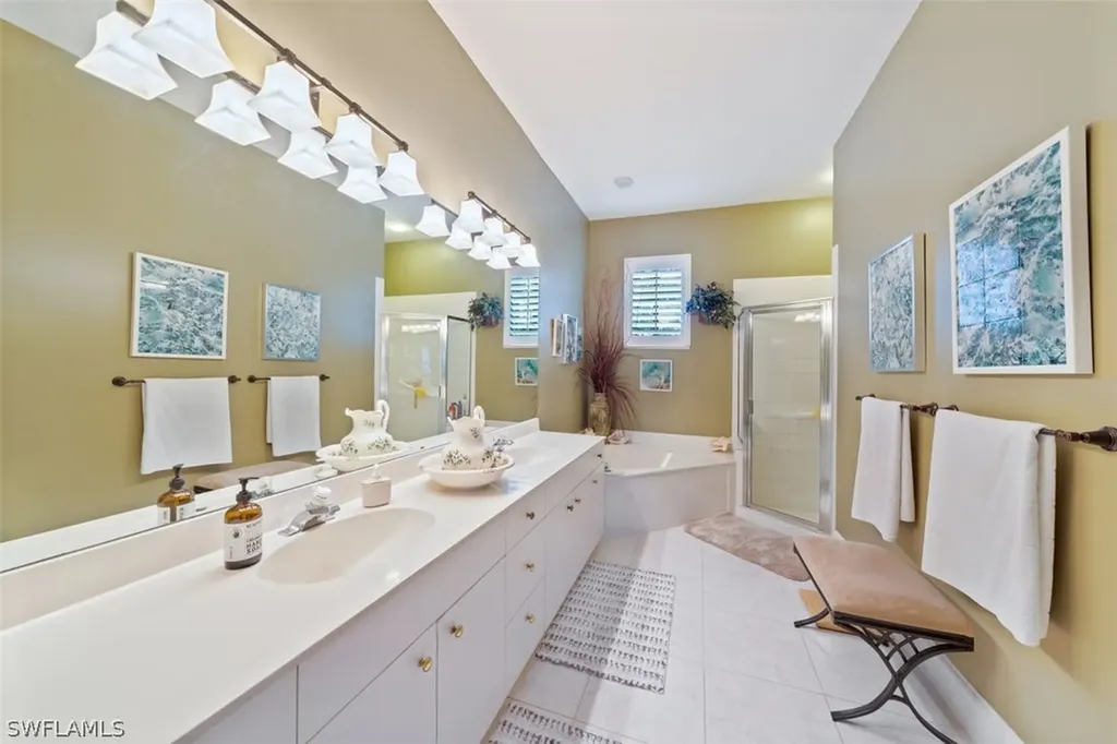 963 Fountain Run Naples FL 34119