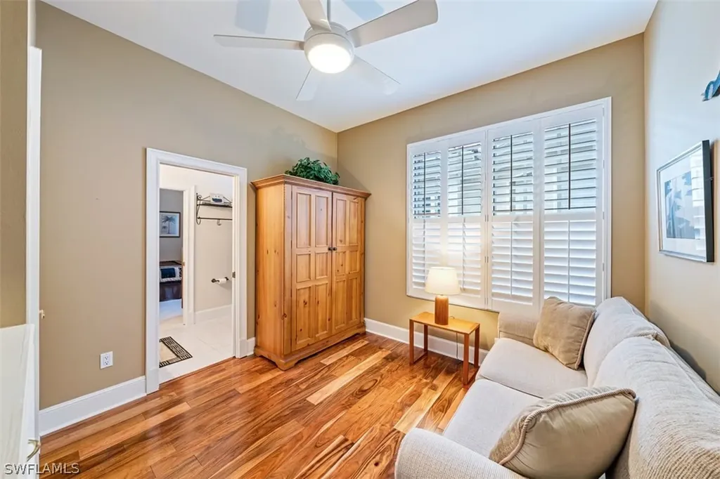 963 Fountain Run Naples FL 34119