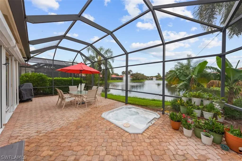 963 Fountain Run Naples FL 34119
