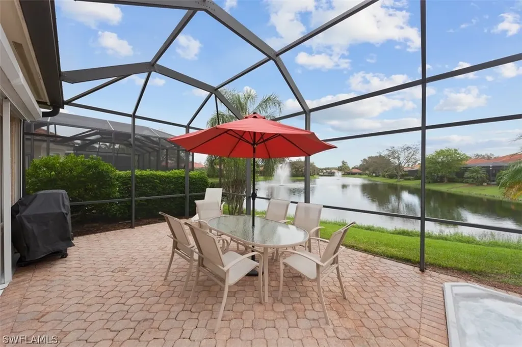 963 Fountain Run Naples FL 34119