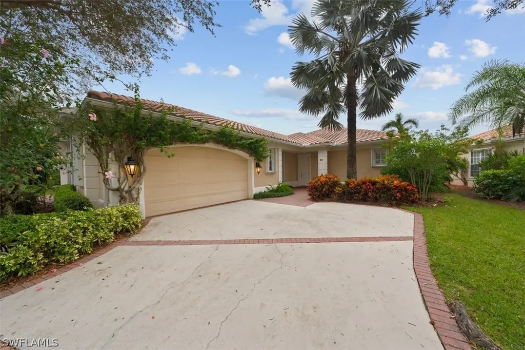 963 Fountain Run Naples FL 34119