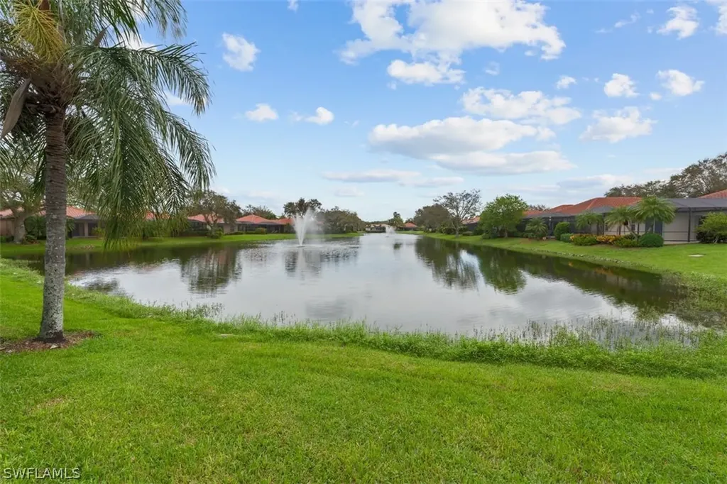 963 Fountain Run Naples FL 34119