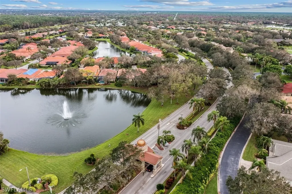 963 Fountain Run Naples FL 34119