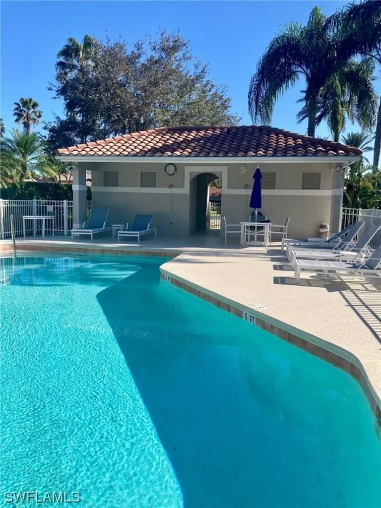 963 Fountain Run Naples FL 34119