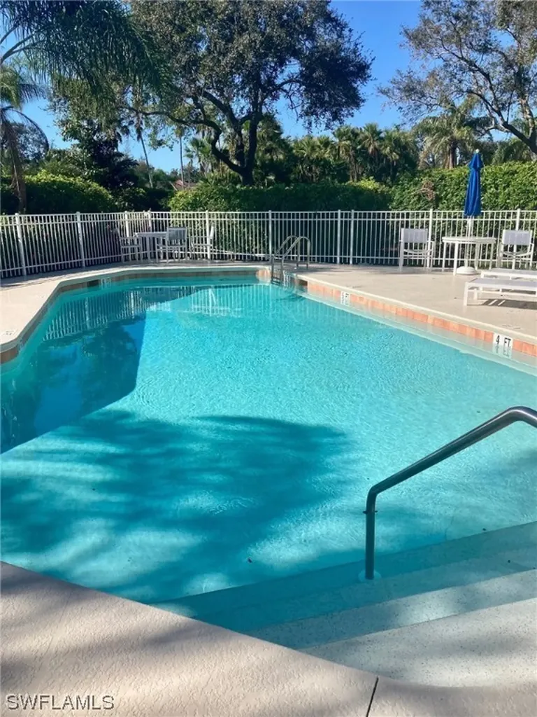 963 Fountain Run Naples FL 34119