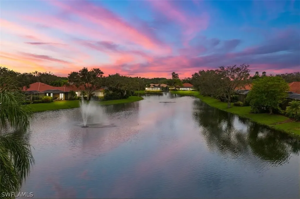 963 Fountain Run Naples FL 34119