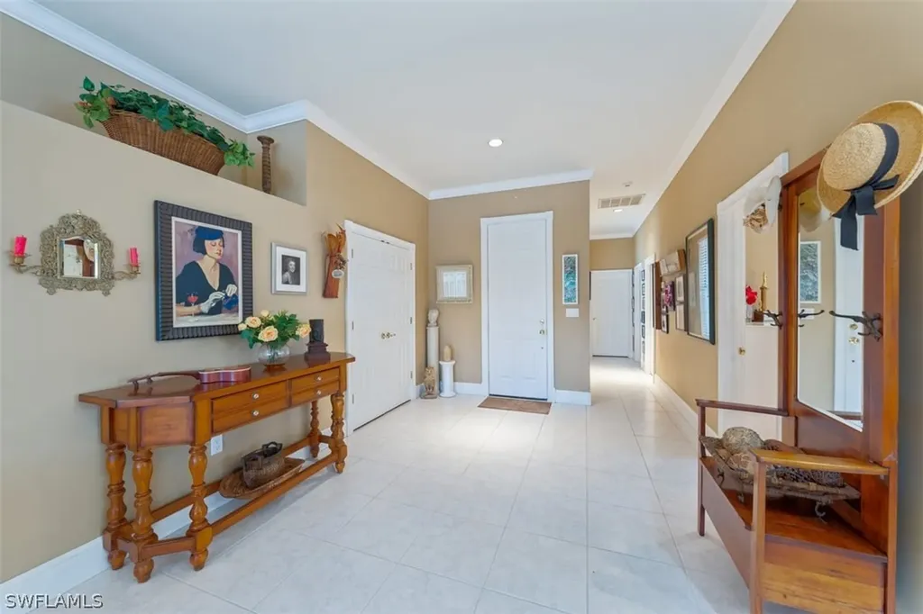 963 Fountain Run Naples FL 34119