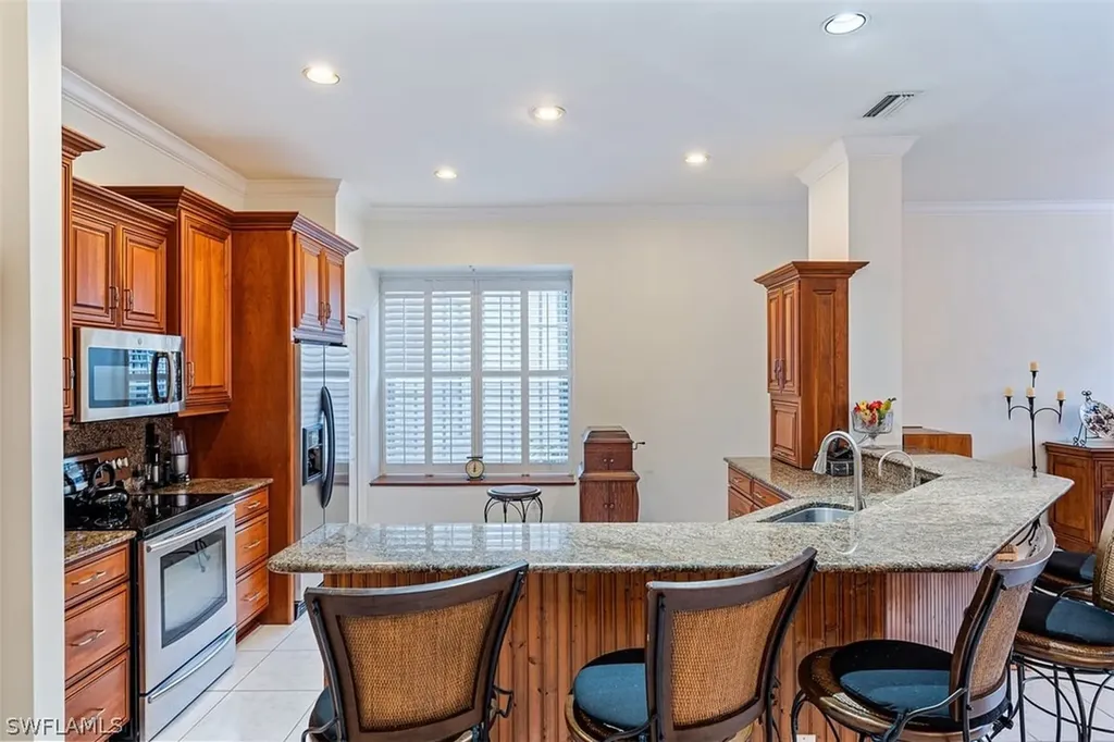 963 Fountain Run Naples FL 34119