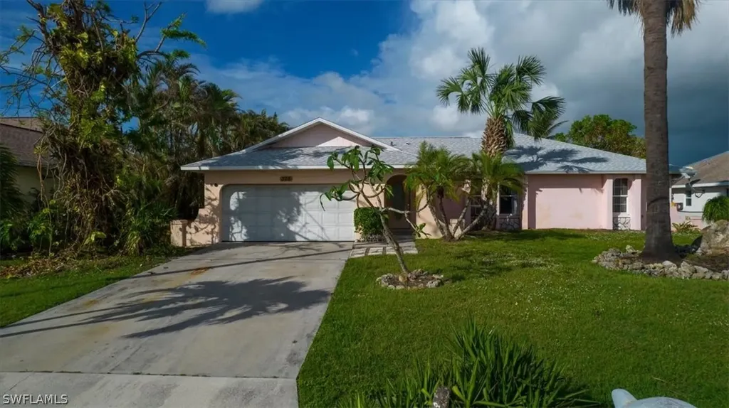 305 SE 28th Terrace Cape Coral FL 33904