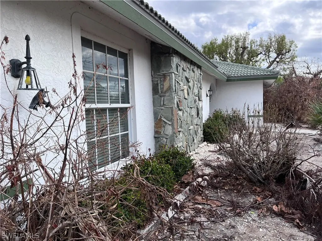 1047 Sand Castle Road Sanibel FL 33957