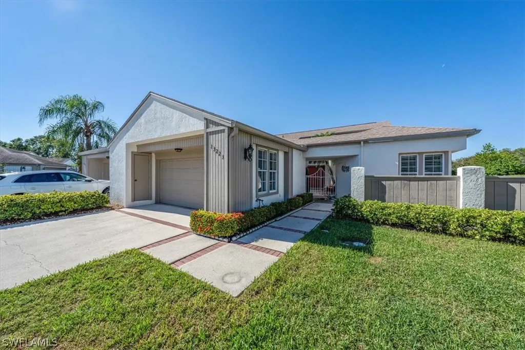 13223 Wedgefield Drive Naples FL 34110