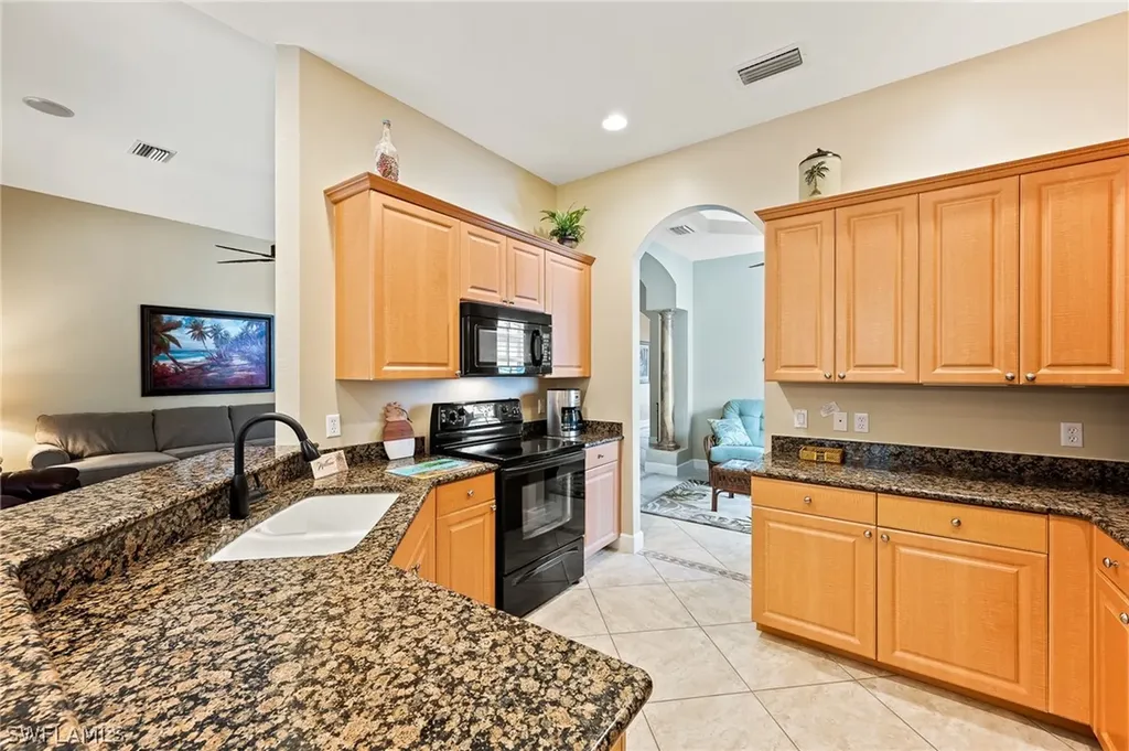 15892 Delaplata Lane Naples FL 34110