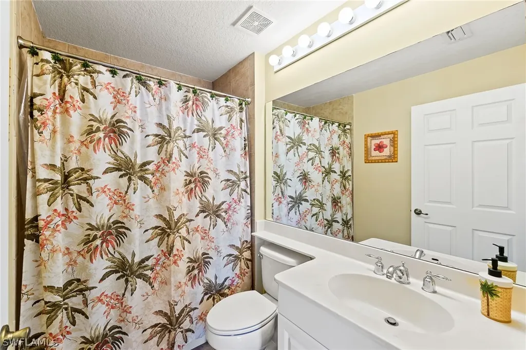 15892 Delaplata Lane Naples FL 34110