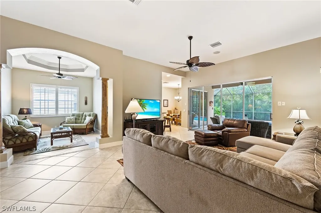 15892 Delaplata Lane Naples FL 34110
