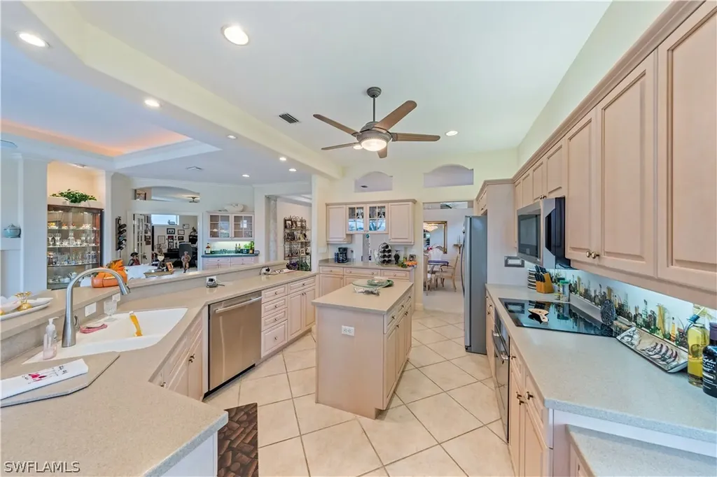 5210 Kensington High Street Naples FL 34105
