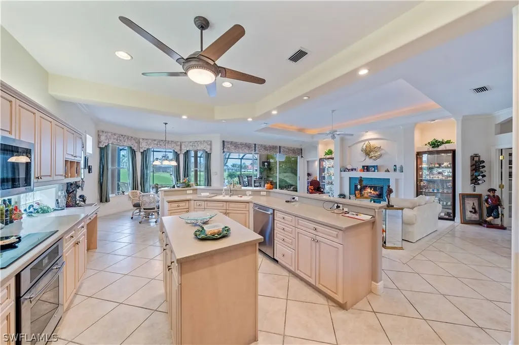 5210 Kensington High Street Naples FL 34105