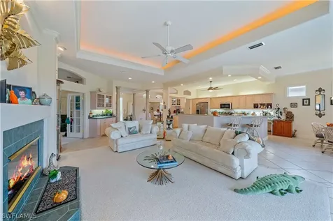 5210 Kensington High Street Naples FL 34105