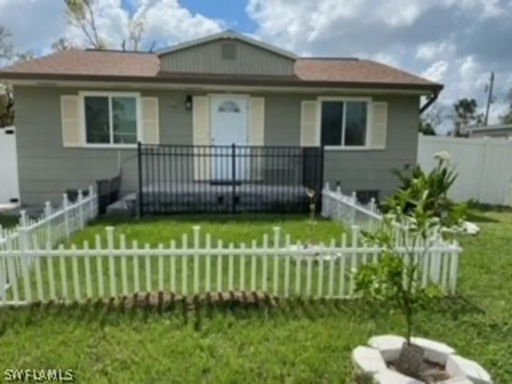 2038 Earl Road Fort Myers FL 33901