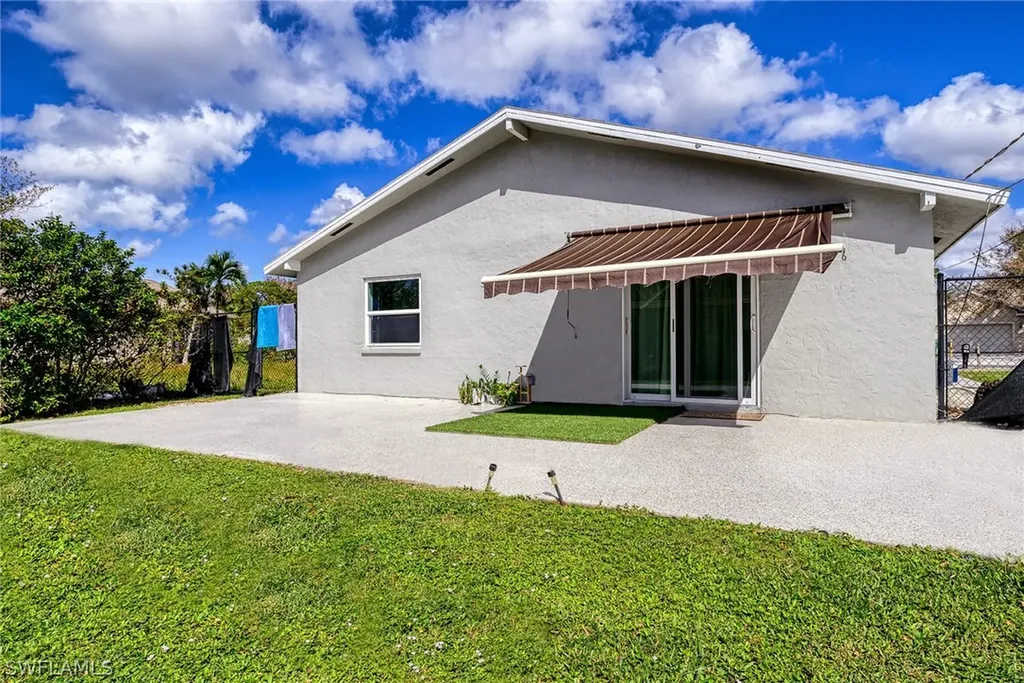 838 109th Avenue N Naples FL 34108