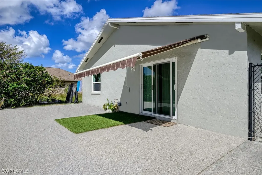 838 109th Avenue N Naples FL 34108