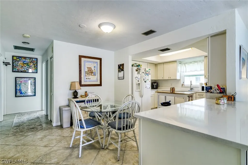 838 109th Avenue N Naples FL 34108