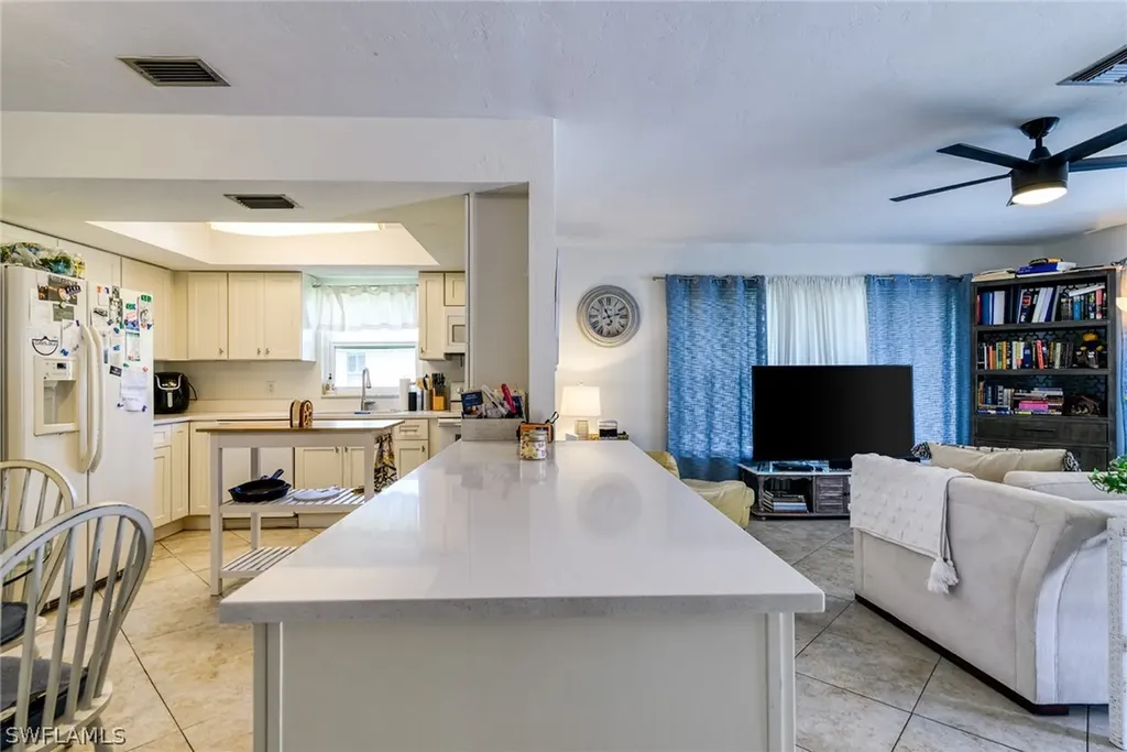 838 109th Avenue N Naples FL 34108