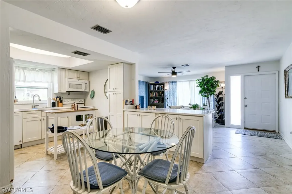 838 109th Avenue N Naples FL 34108