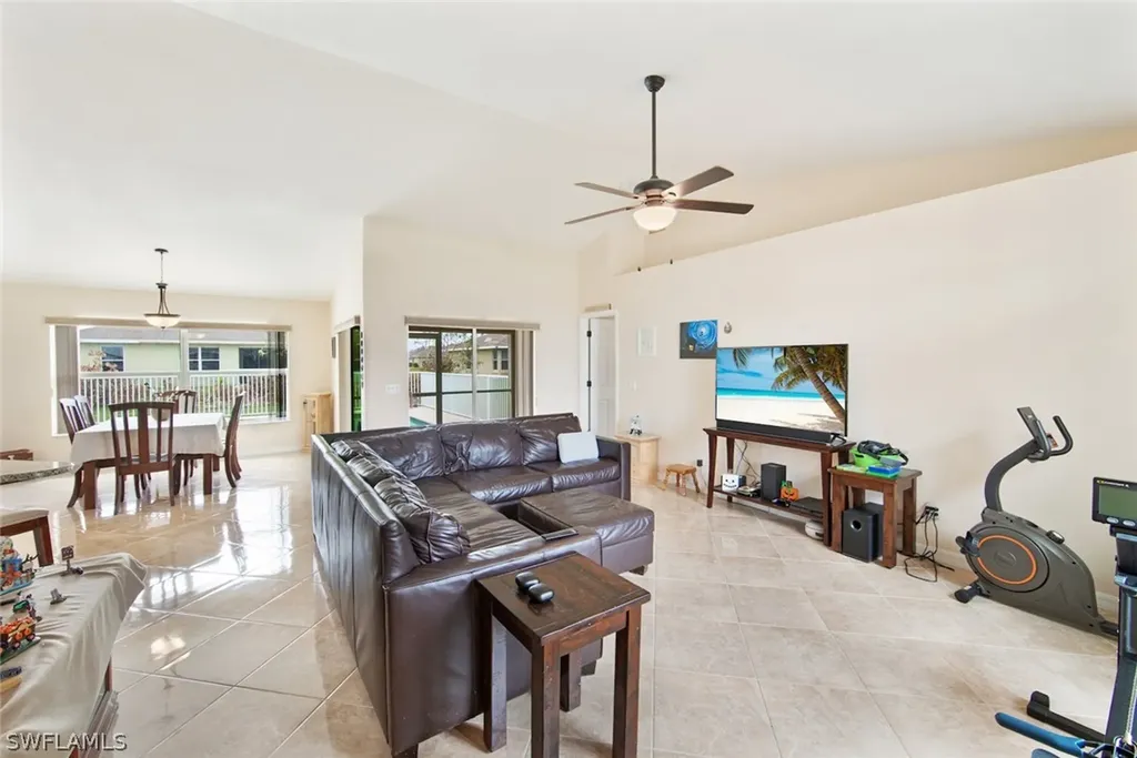 124 SW 29th Street Cape Coral FL 33914