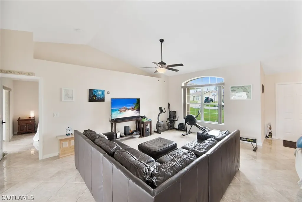 124 SW 29th Street Cape Coral FL 33914