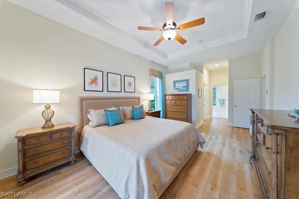 637 Shoreline Drive Naples FL 34119