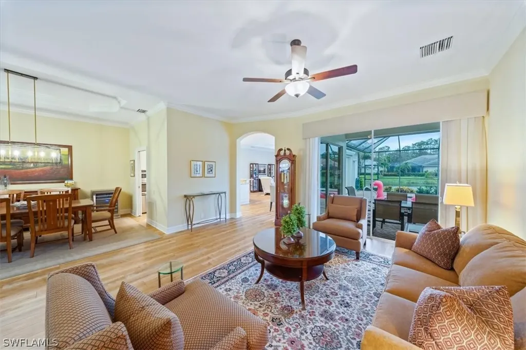 637 Shoreline Drive Naples FL 34119