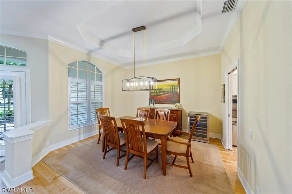 637 Shoreline Drive Naples FL 34119