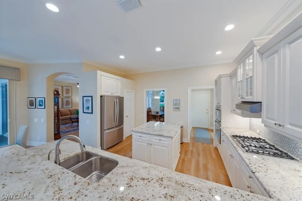 637 Shoreline Drive Naples FL 34119