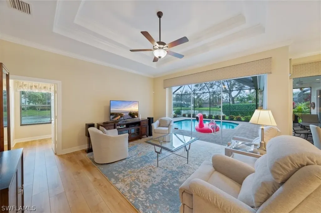 637 Shoreline Drive Naples FL 34119