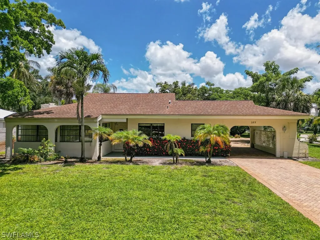 285 Central Avenue Naples FL 34102