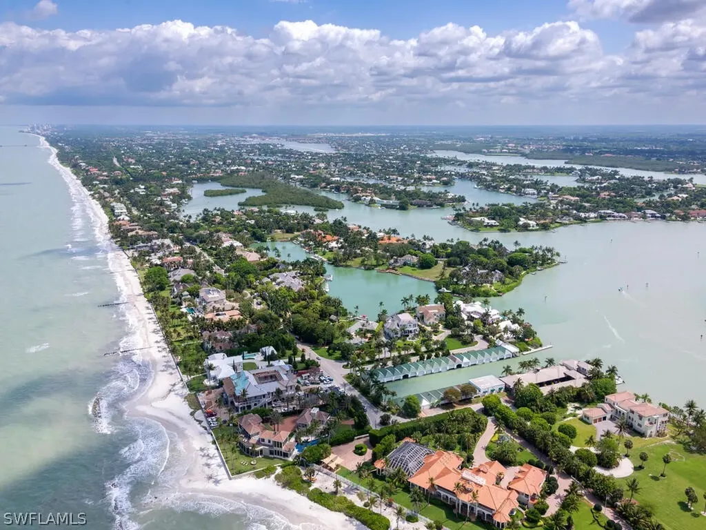 285 Central Avenue Naples FL 34102