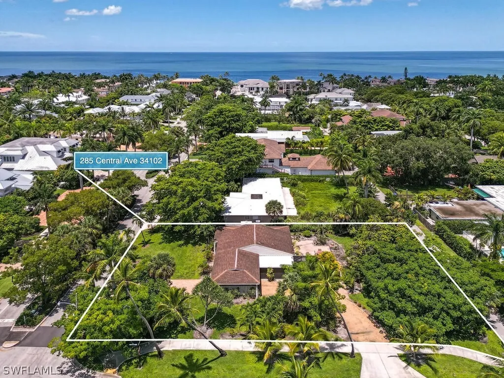 285 Central Avenue Naples FL 34102