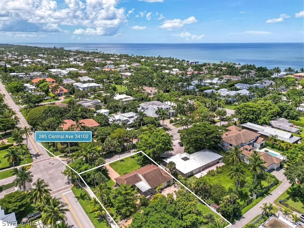 285 Central Avenue Naples FL 34102