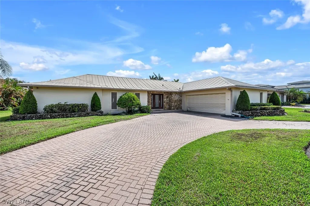 4228 Crayton Road Naples FL 34103