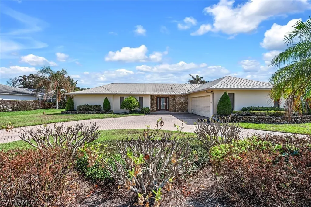 4228 Crayton Road Naples FL 34103